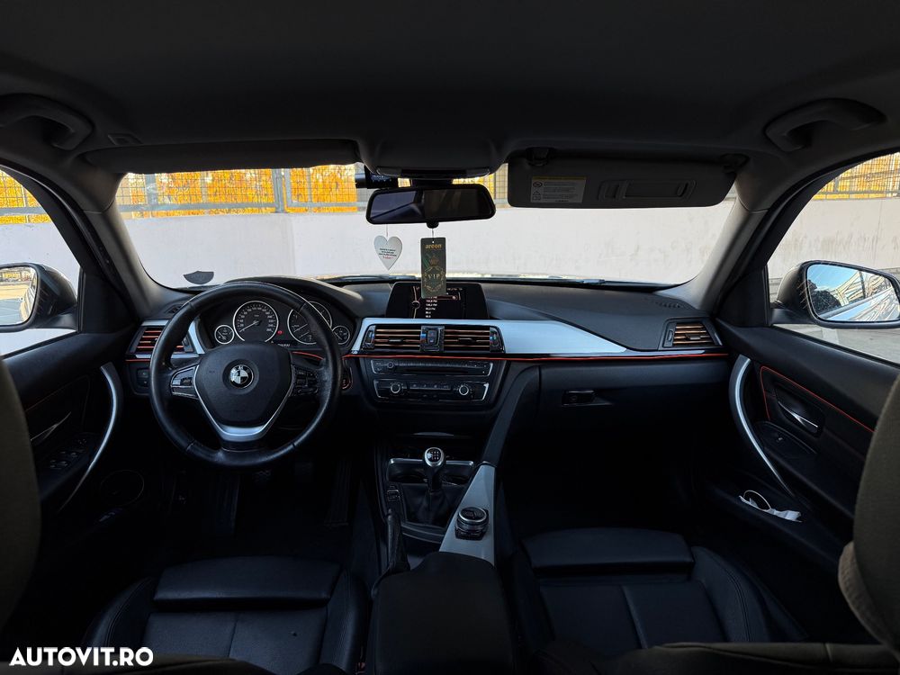 BMW Seria 3 318d Touring Sport Line - 8