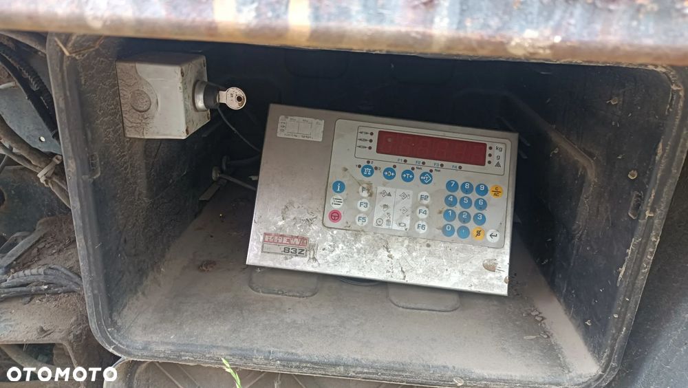 Zabudowa do przewozu zwierząt  żywca z wagą - 3