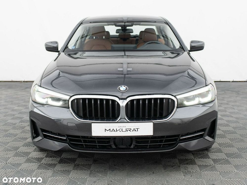 BMW Seria 5 520i mHEV - 8