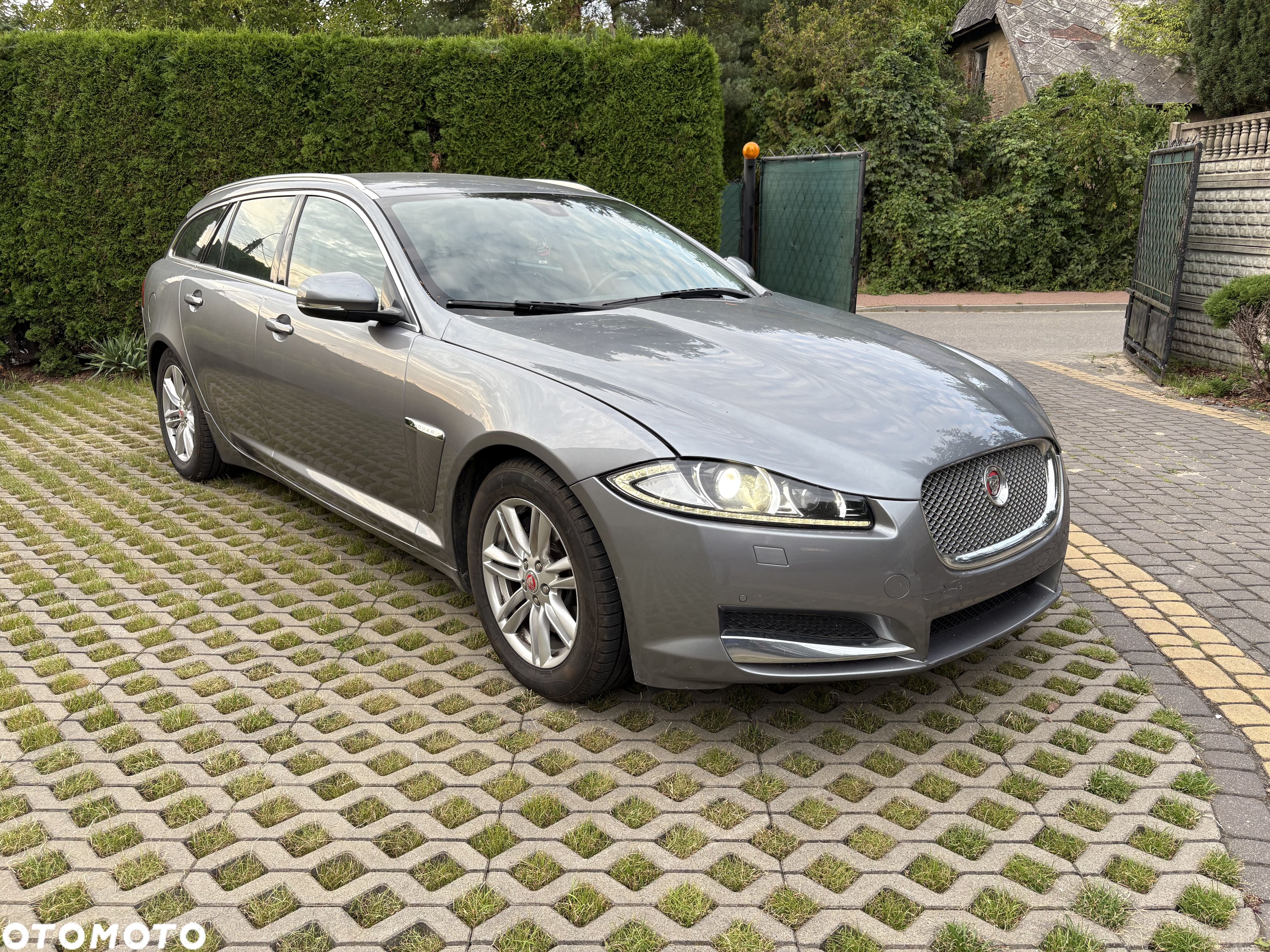 Jaguar XF 2.2 D Luxury - 1