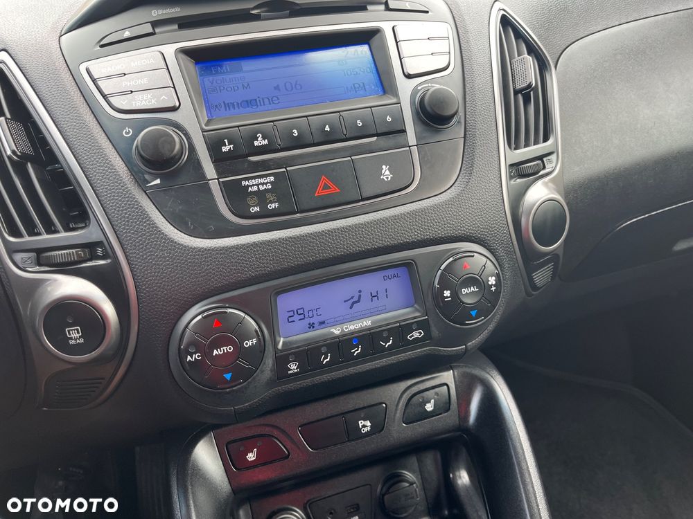 Hyundai ix35 1.6 2WD Fifa World Cup Edition - 29