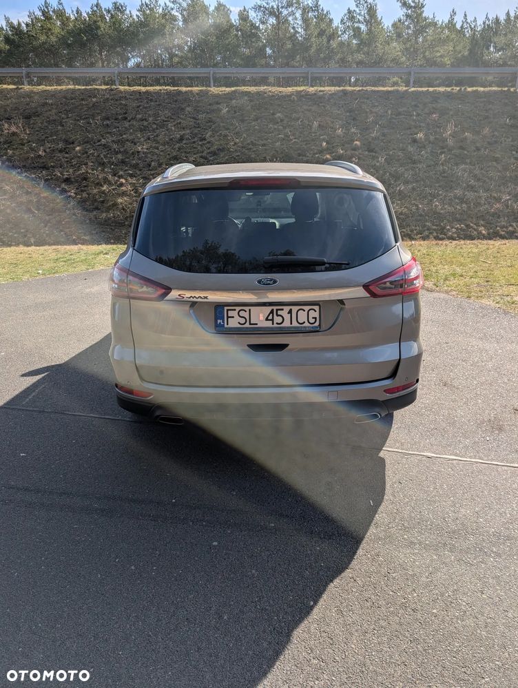 Ford S-Max - 21