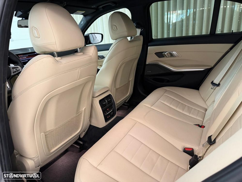 BMW 330 i Aut. M Sport - 11