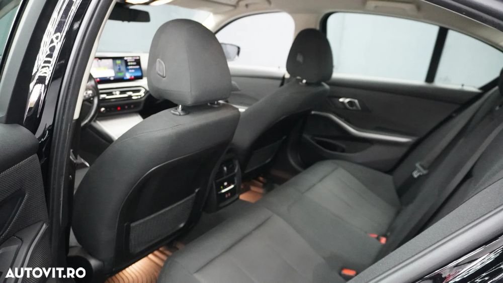 BMW Seria 3 318i Aut. - 9