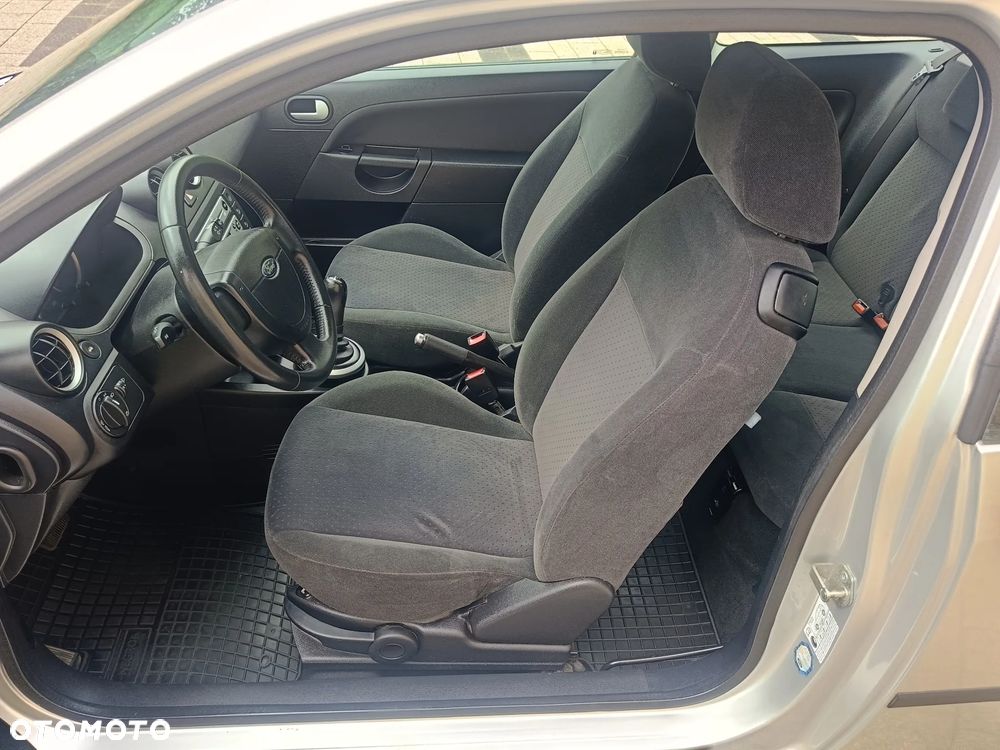 Ford Fiesta - 10