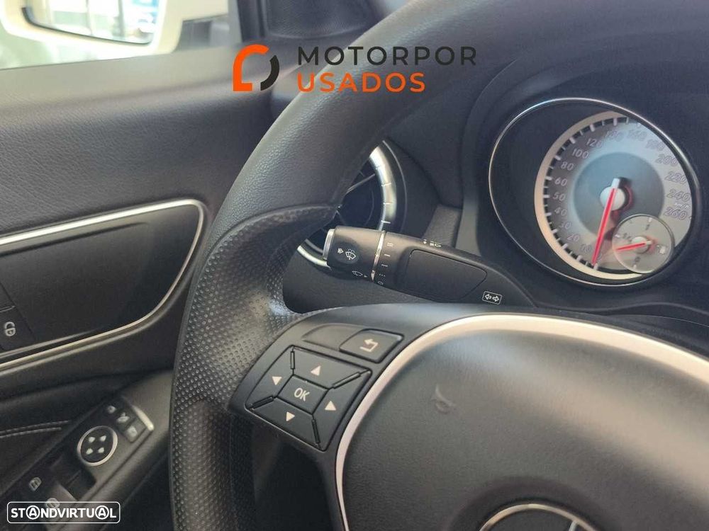 Mercedes-Benz CLA 200 CDI Urban - 15