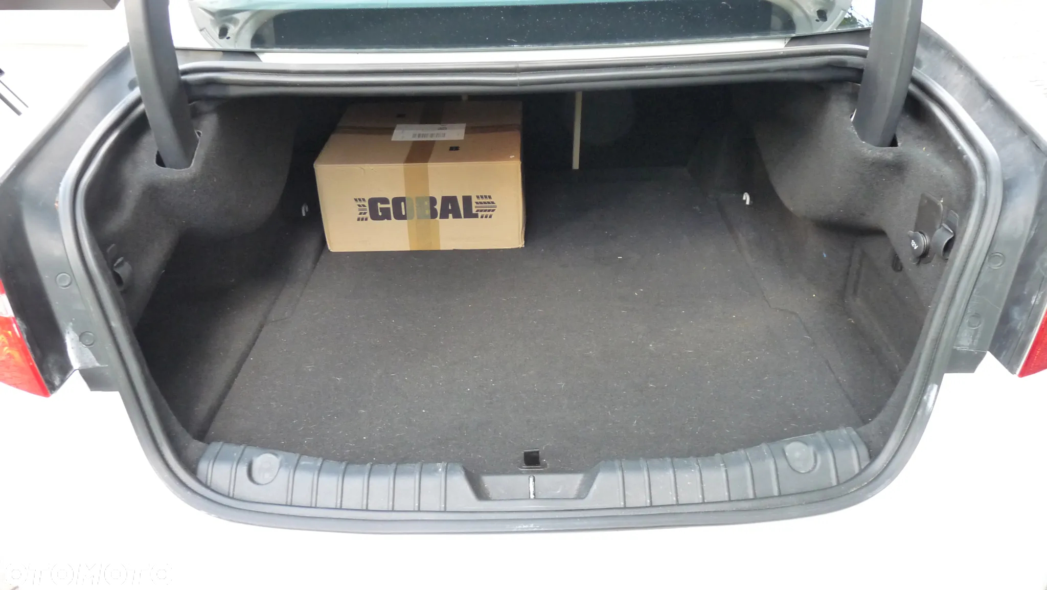 Jaguar XF 35t AWD Portfolio - 36