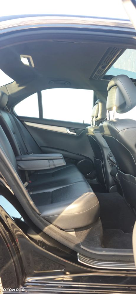 Mercedes-Benz Klasa C 250 CGI Automatik BlueEFFICIENCY SPORT EDITION - 13