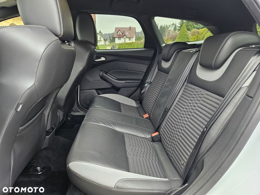 Ford Focus - 22