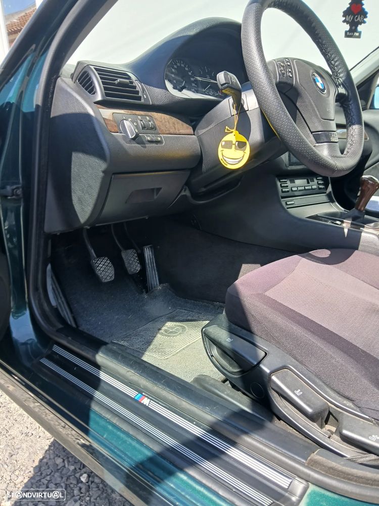 BMW 320 d — fotografia 13