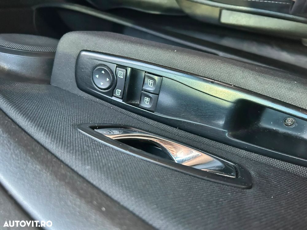 Renault Fluence 1.6 Authentique - 9