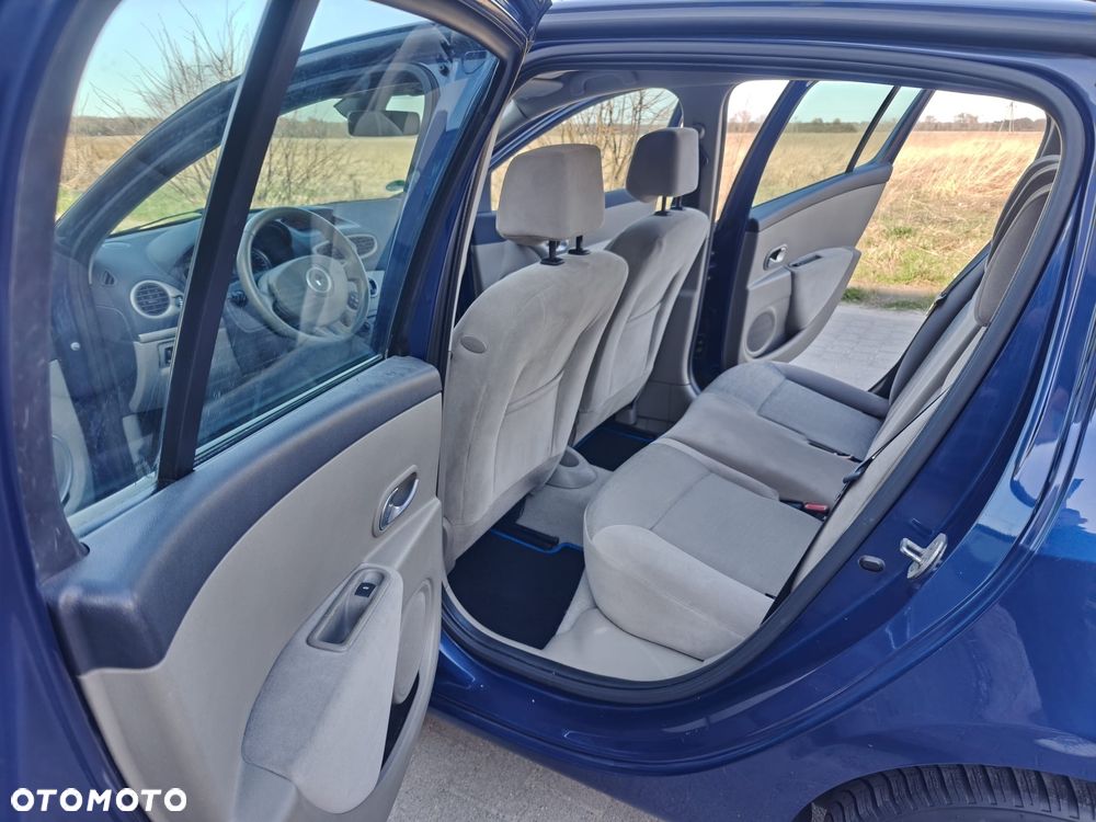 Renault Clio - 14