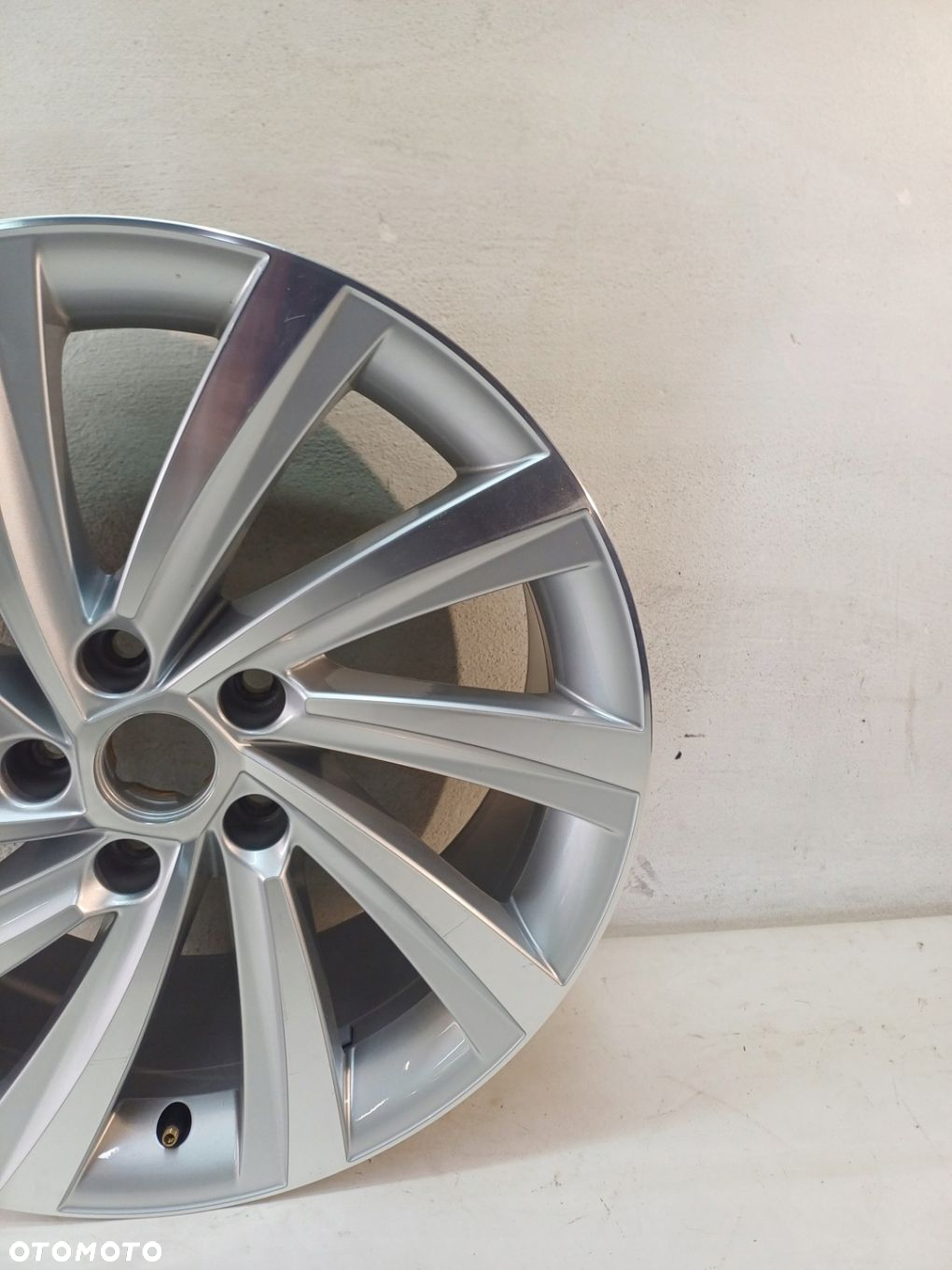 FELGA ALUMINIOWA SKODA OCTAVIA IV 4 7.5" x 18" 5x112 ET 48 - 3