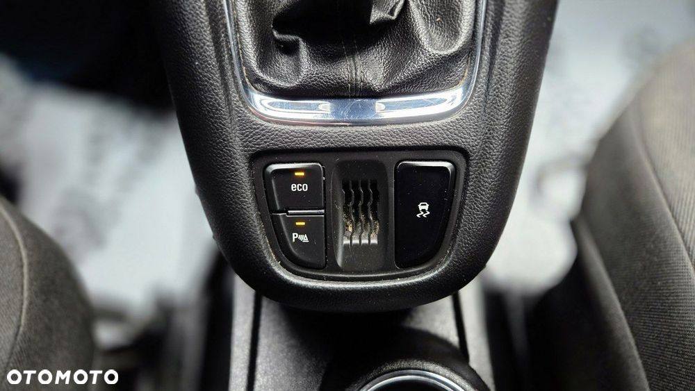 Opel Zafira 1.6 T 120 Lat S&S - 33