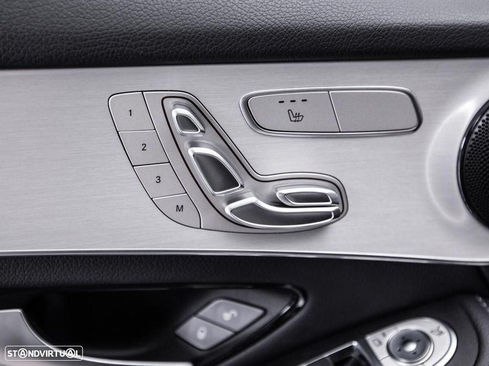Mercedes-Benz GLC 300 de 4Matic 9G-TRONIC AMG Line — fotografia 17