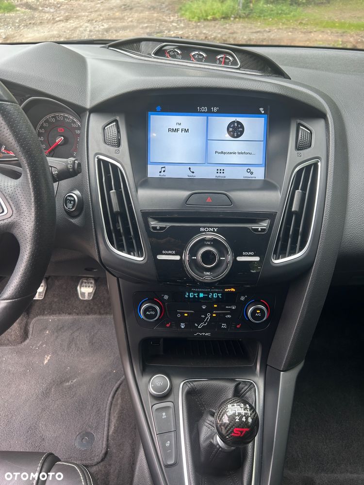 Ford Focus 2.0 EcoBoost ST - 13