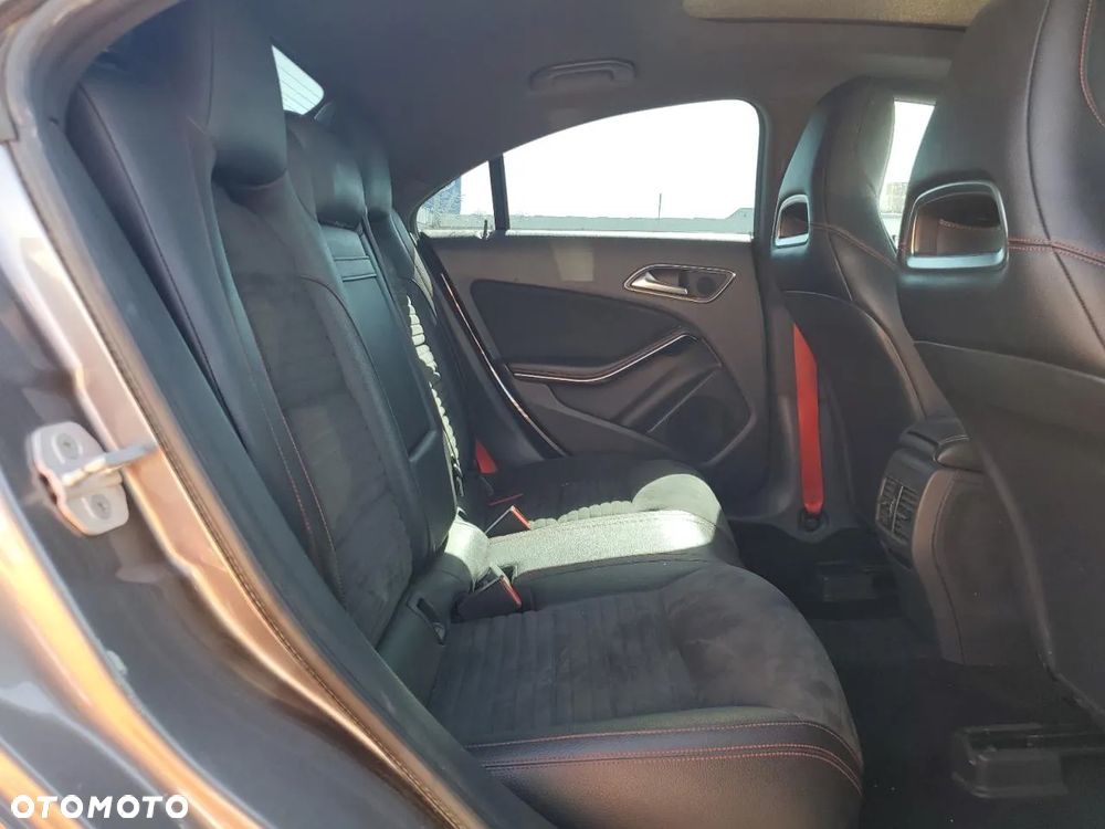 Mercedes-Benz CLA - 10
