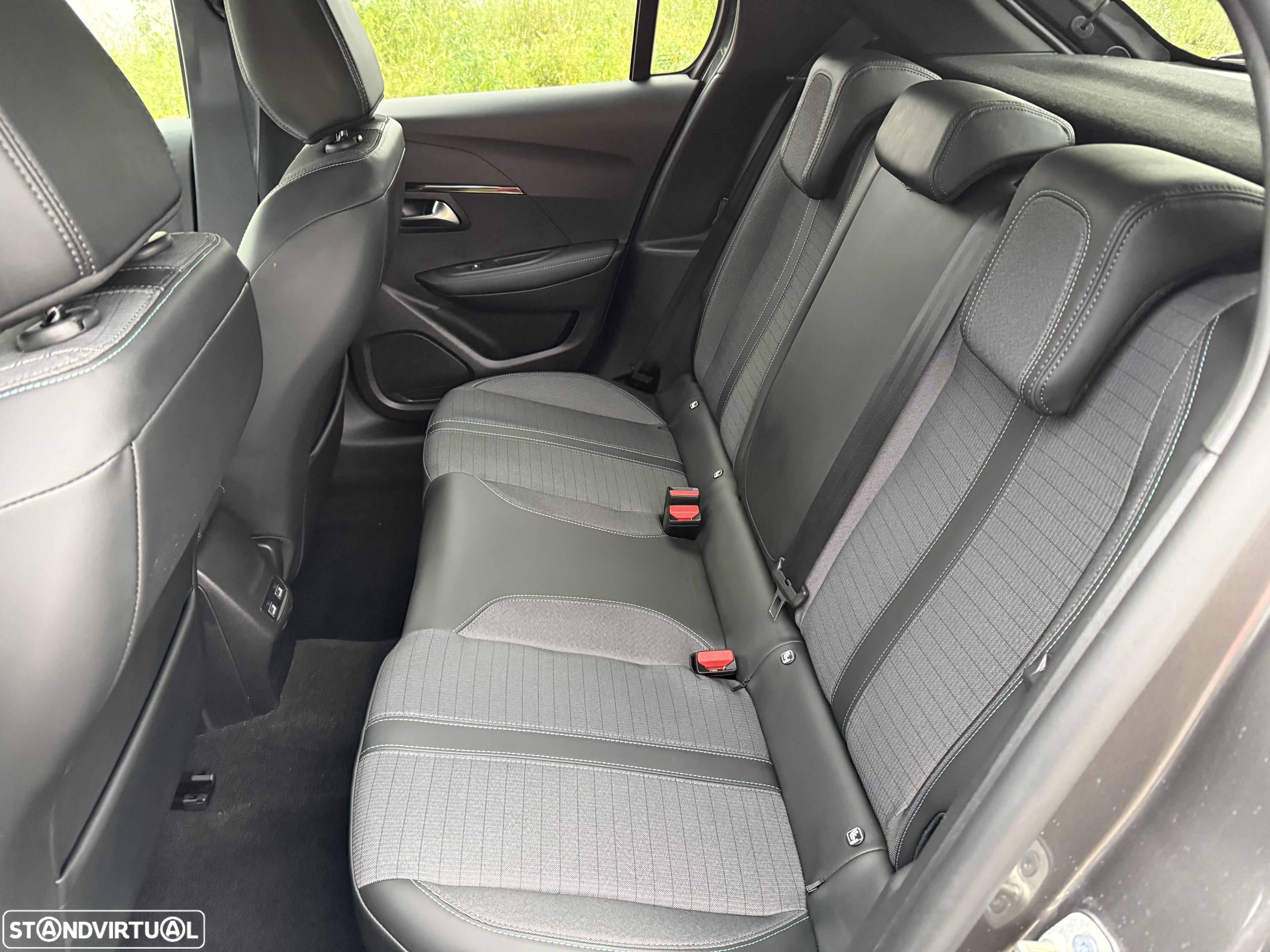 Peugeot 208 PureTech 100 Allure Pack - 16