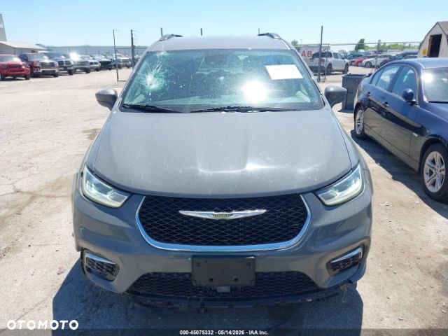 Chrysler Pacifica - 5
