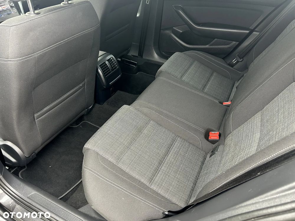 Volkswagen Passat 2.0 TSI Elegance DSG - 9