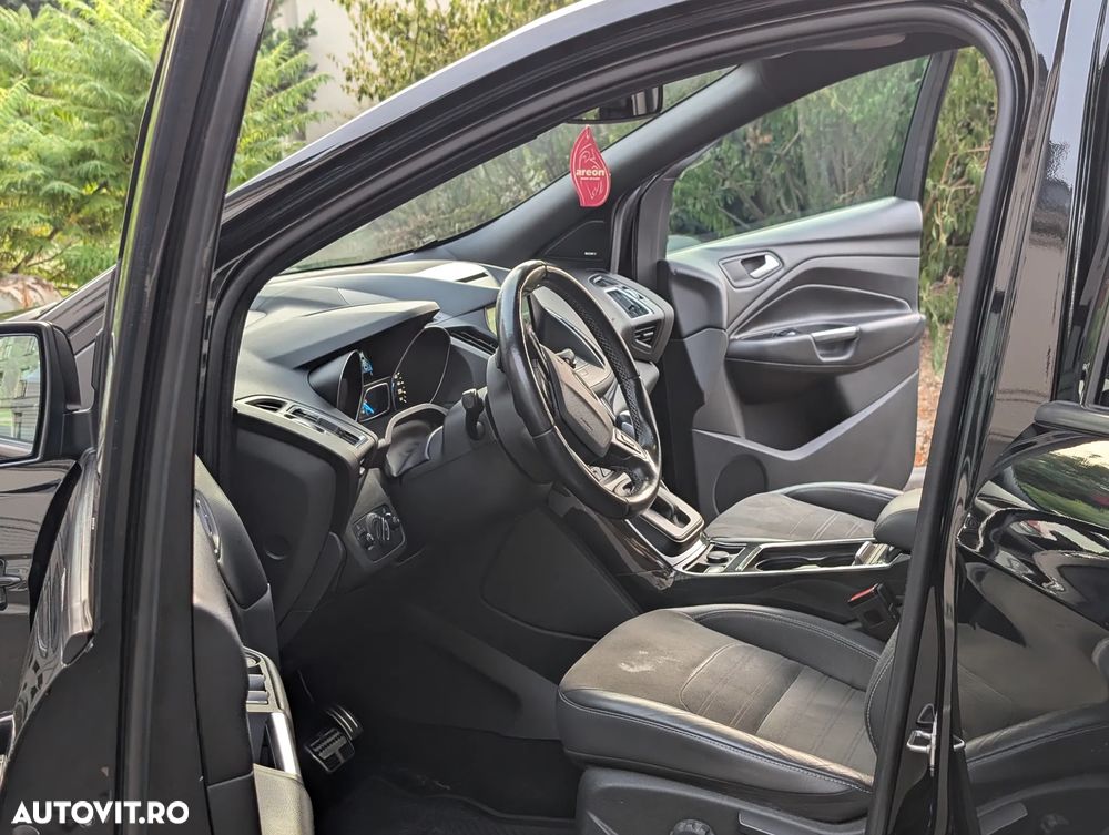 Ford Kuga 2.0 TDCi 4WD Powershift ST-Line - 9