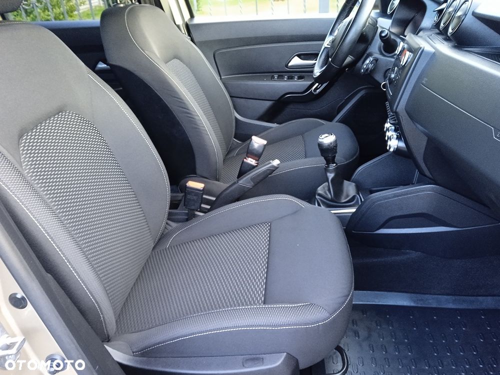 Dacia Duster 1.6 SCe Laureate S&S - 15