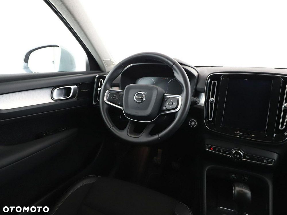 Volvo XC 40 T3 Momentum Pro - 17