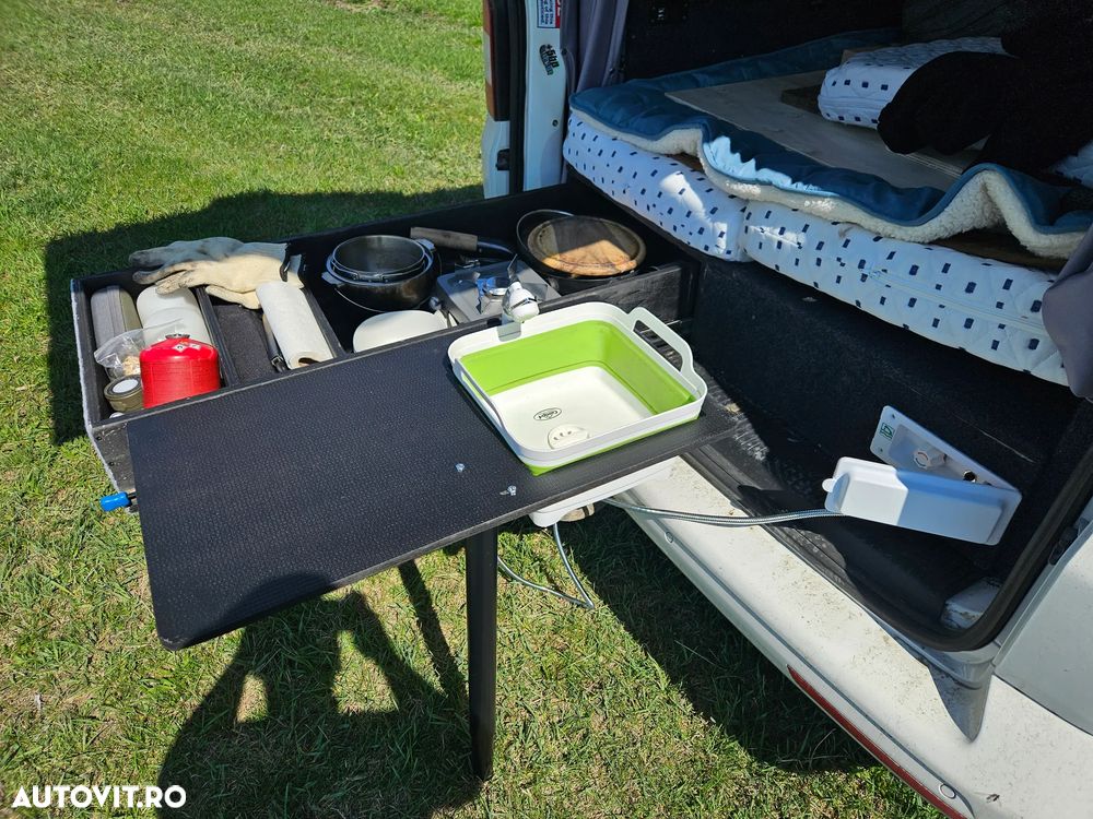 Volkswagen Caravelle - 16