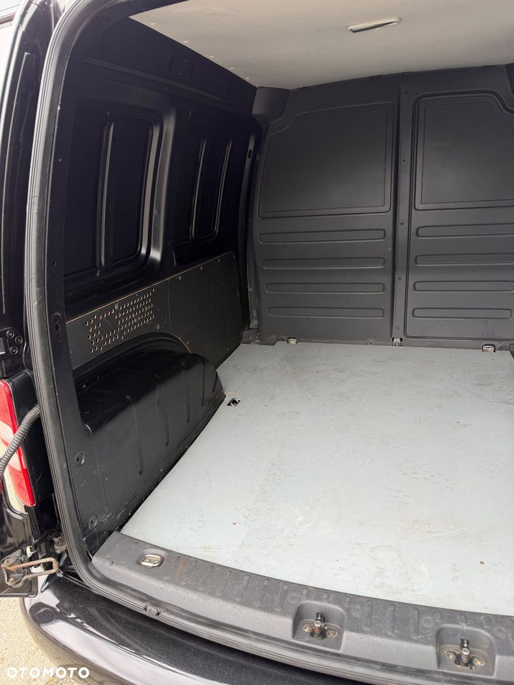 Volkswagen Caddy III - 19
