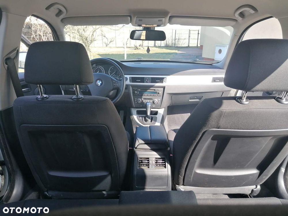 BMW Seria 3 - 16