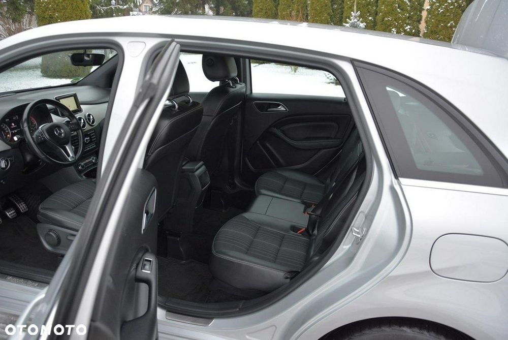 Mercedes-Benz Klasa B 180 BlueEFFICIENCY Edition - 16