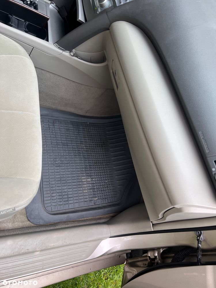 Toyota Camry - 14