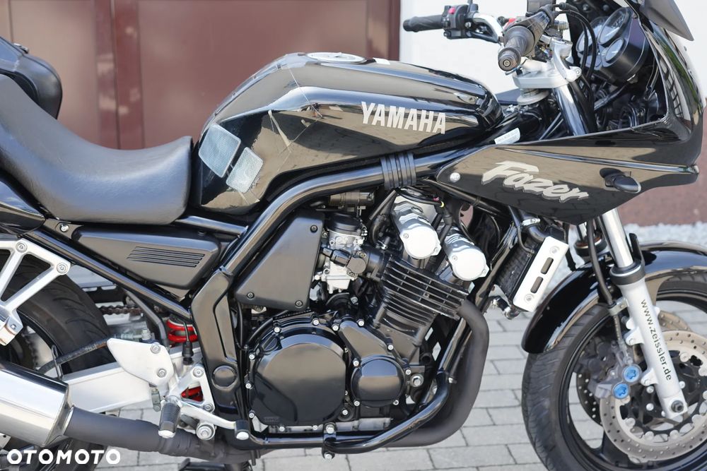 Yamaha FZS - 9