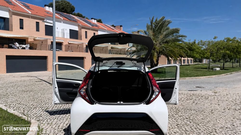 Toyota Aygo 1.0 X-Play - 9