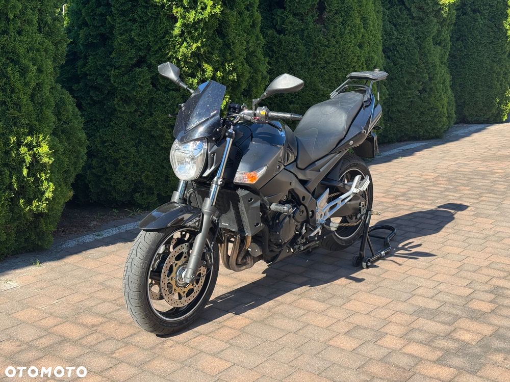 Suzuki GSR - 31
