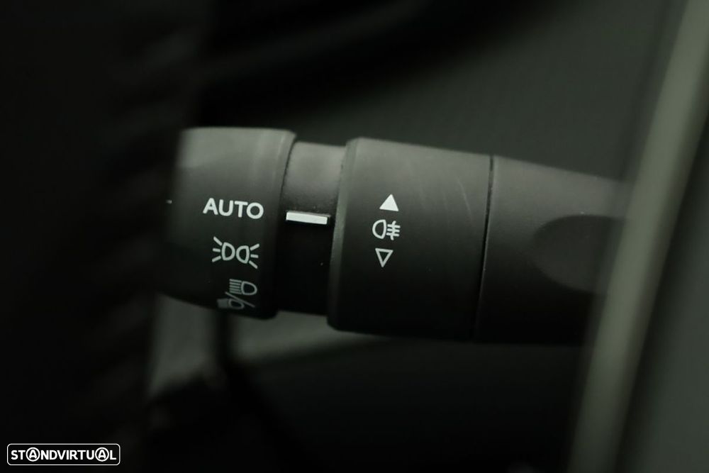 Peugeot 208 1.2 PureTech Allure - 16