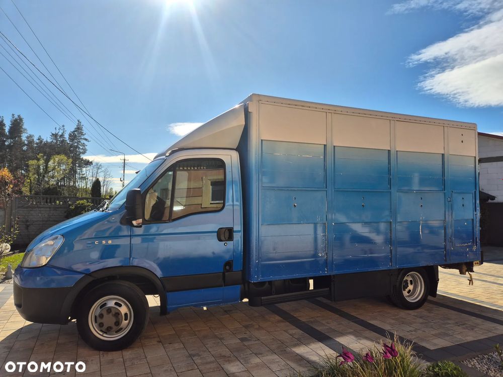 Iveco DAILY 40C18 180KM DO PRZEWOZU ZWIERZAT BYDŁA KONIOWÓZ - 9