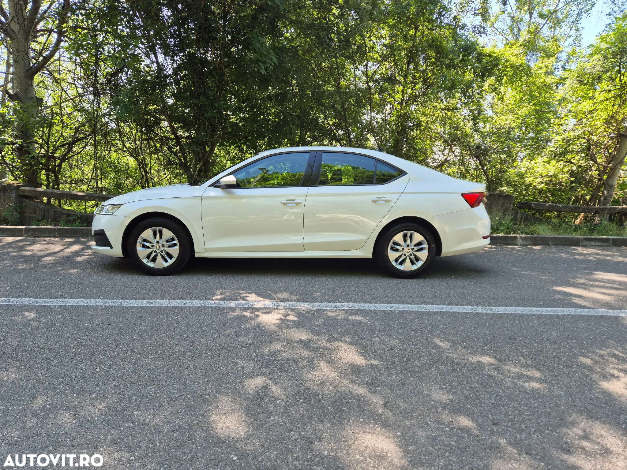 Skoda Octavia 2.0 TDI DSG Ambition - 38