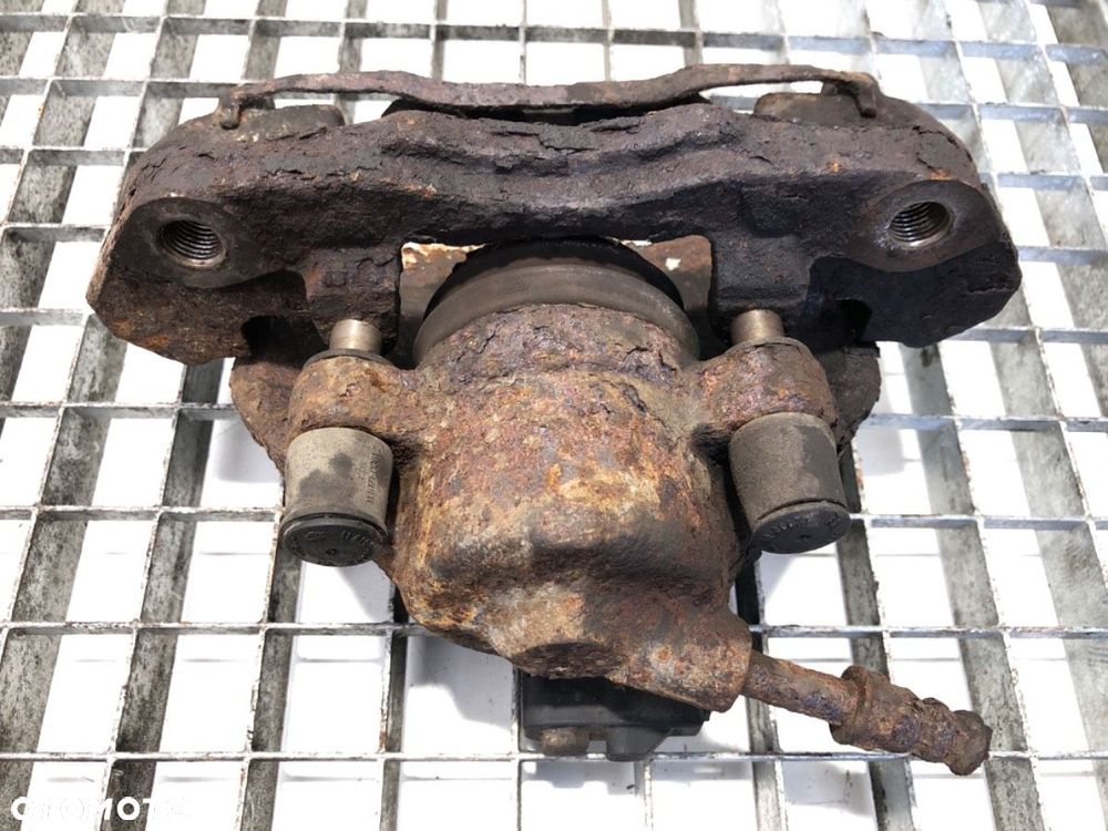 ZACISK PRAWY PRZÓD  VW LT 28-35 II Autobus (2DB, 2DE, 2DK) 1996 - 2006 2.5 TDI 80 kW [109 KM] olej - 4