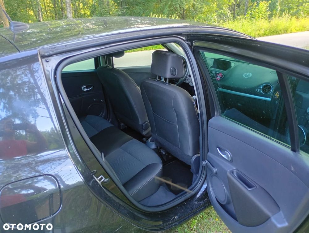 Renault Clio 1.2 16V Dwudziestka - 6