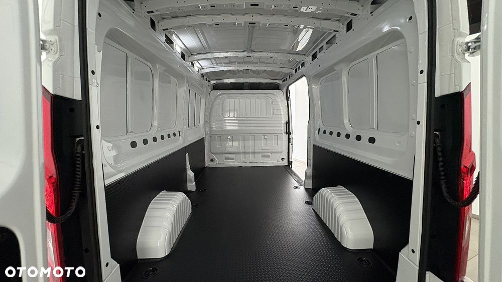 Maxus Deliver 9 - 6