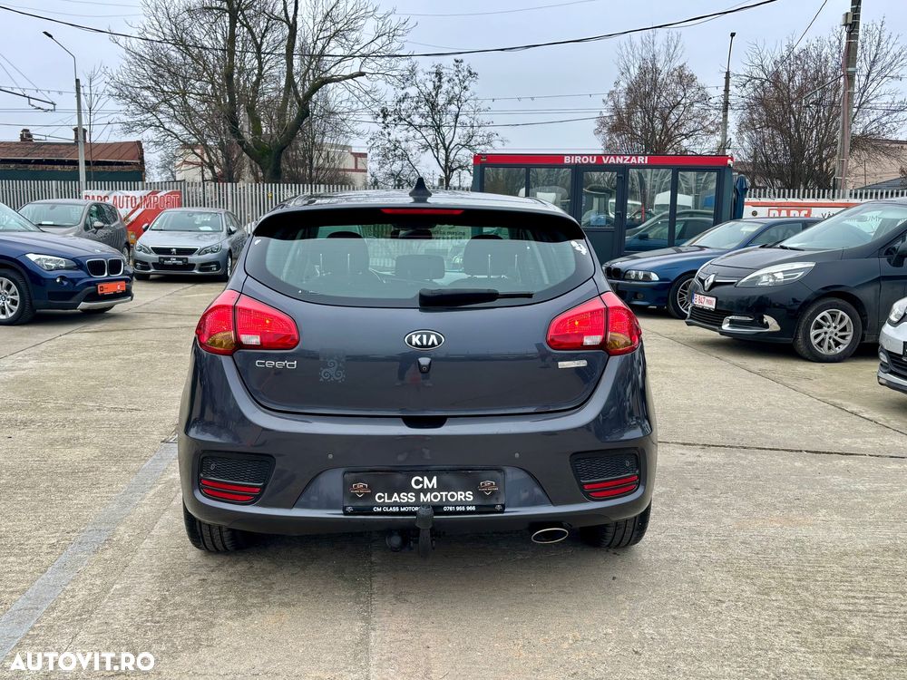 Kia Ceed - 8
