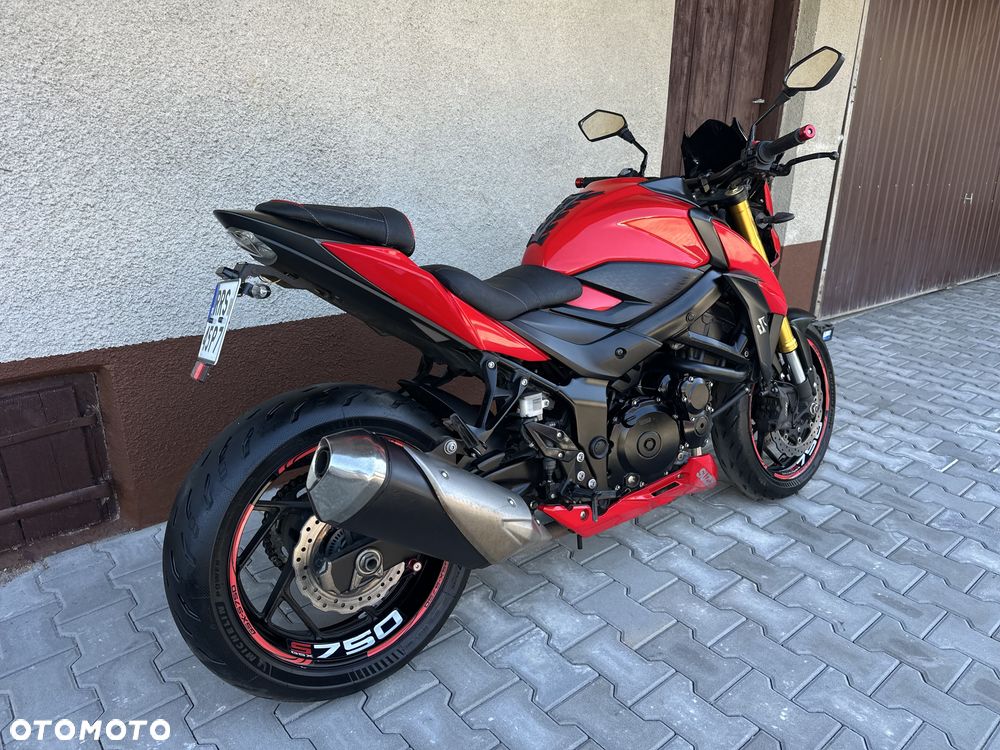 Suzuki GSX - 20