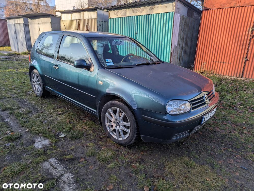 Volkswagen Golf 1.6 Q - 1