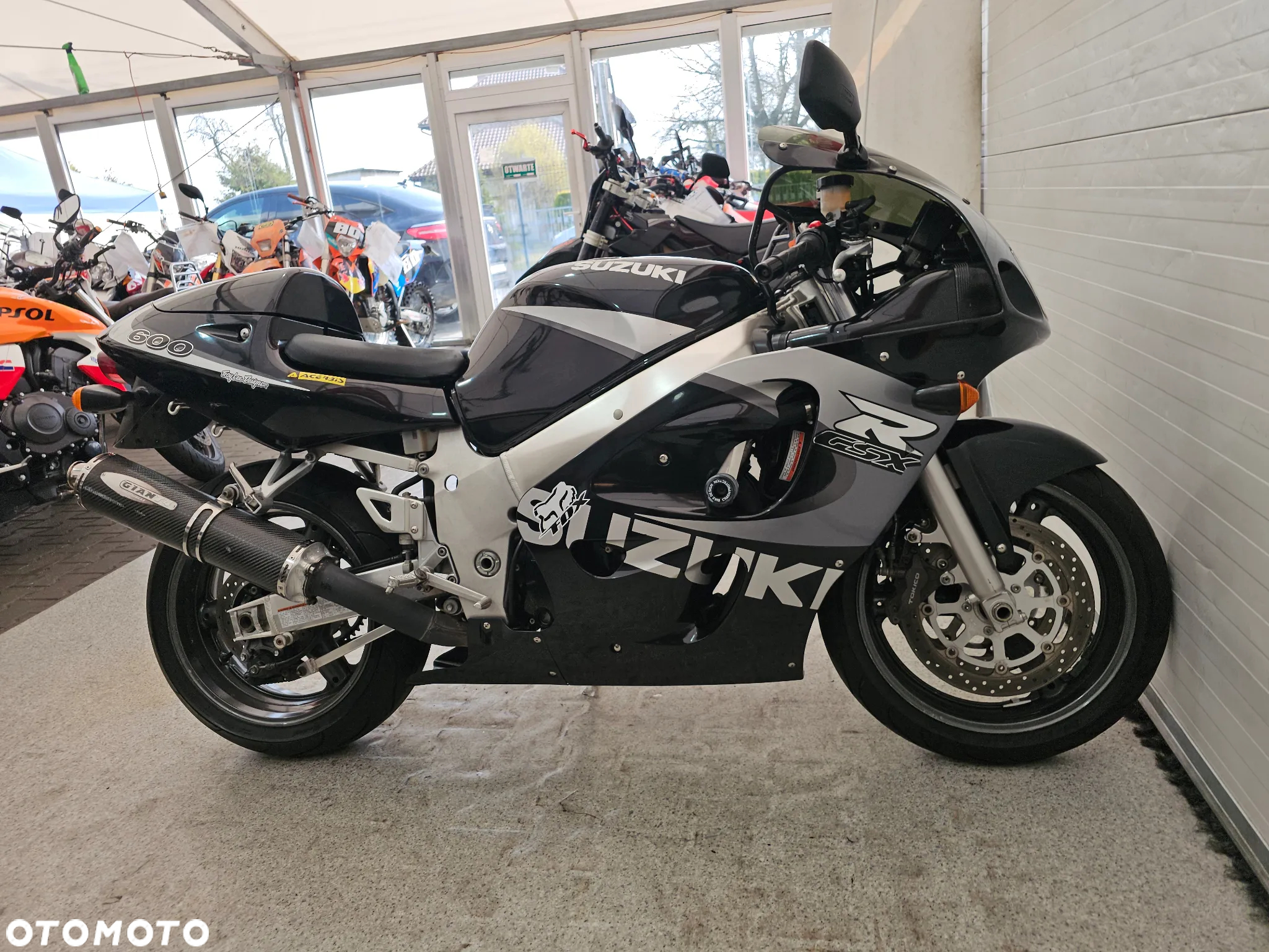 Suzuki GSX - 22