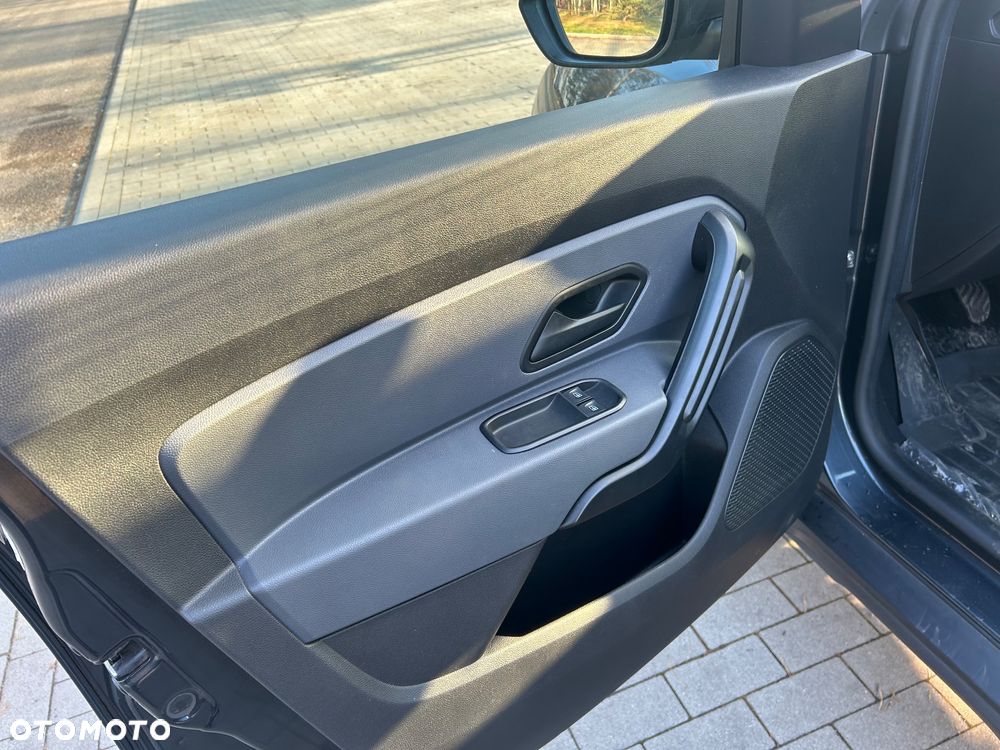 Dacia Duster 1.6 SCe Blackshadow S&S - 8