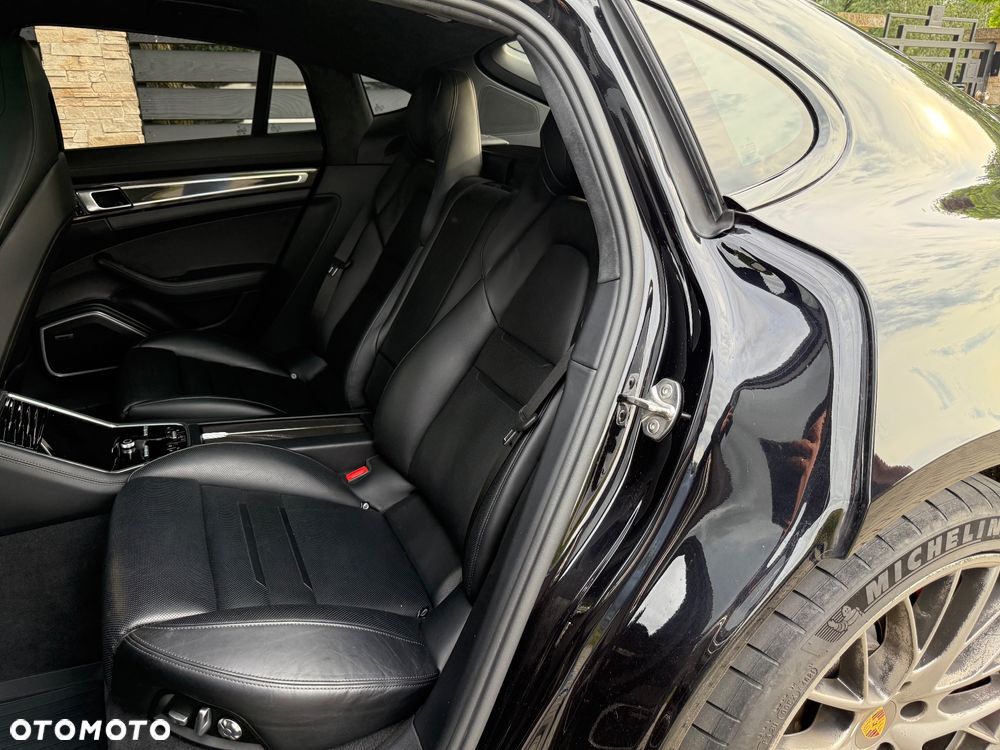 Porsche Panamera Turbo - 8
