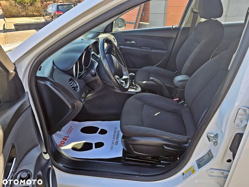 Chevrolet Cruze - 12
