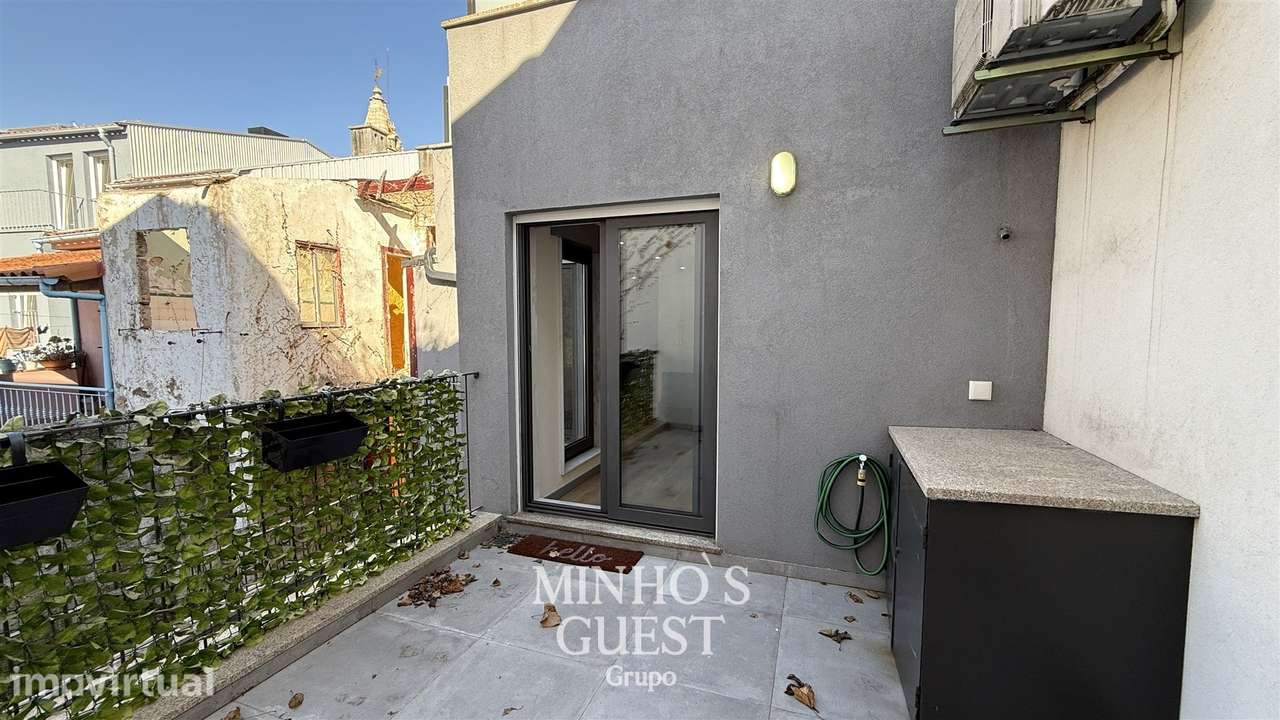 Apartamento T1 c/ Terraço e Ar-Condicionado no Centro Histórico de Bra - Grande imagem: 4/22
