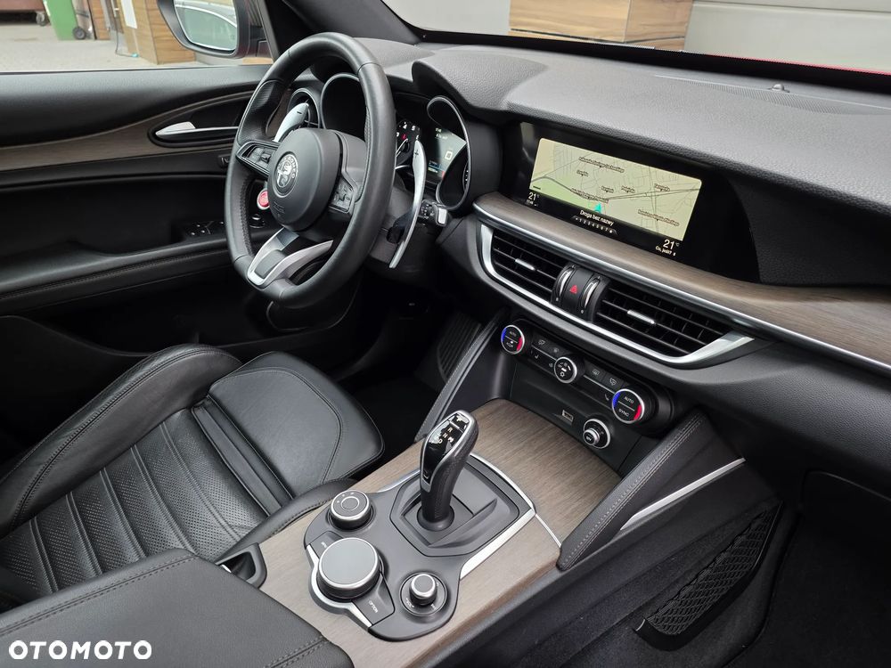 Alfa Romeo Stelvio 2.0 Turbo 16V AT8-Q4 First Edition - 30